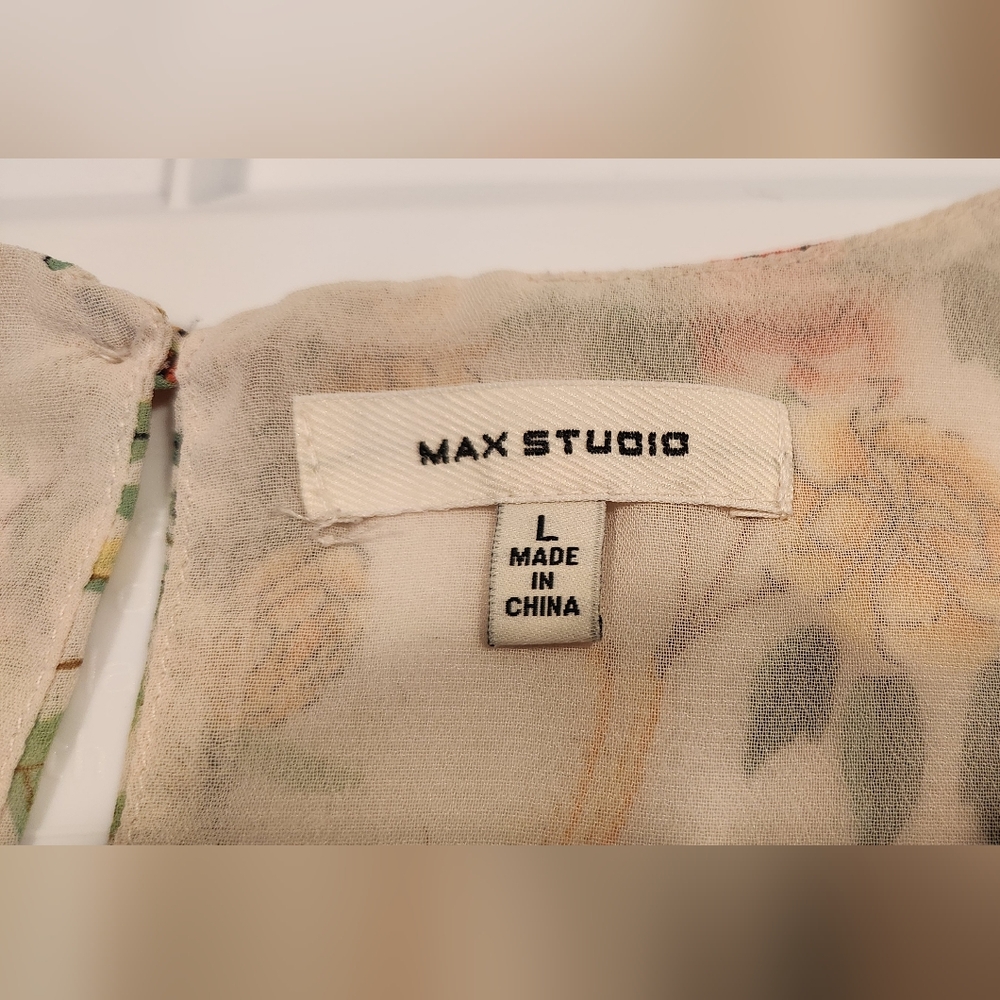 Max Studio Floral Tunic Style Top - Picture 2 of 8